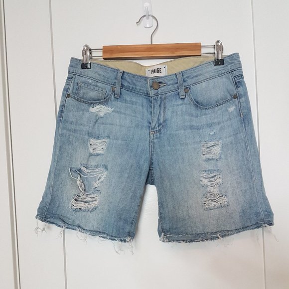 PAIGE | Grant Shorts in Naomi Destructed Wash - Picture 4 of 12